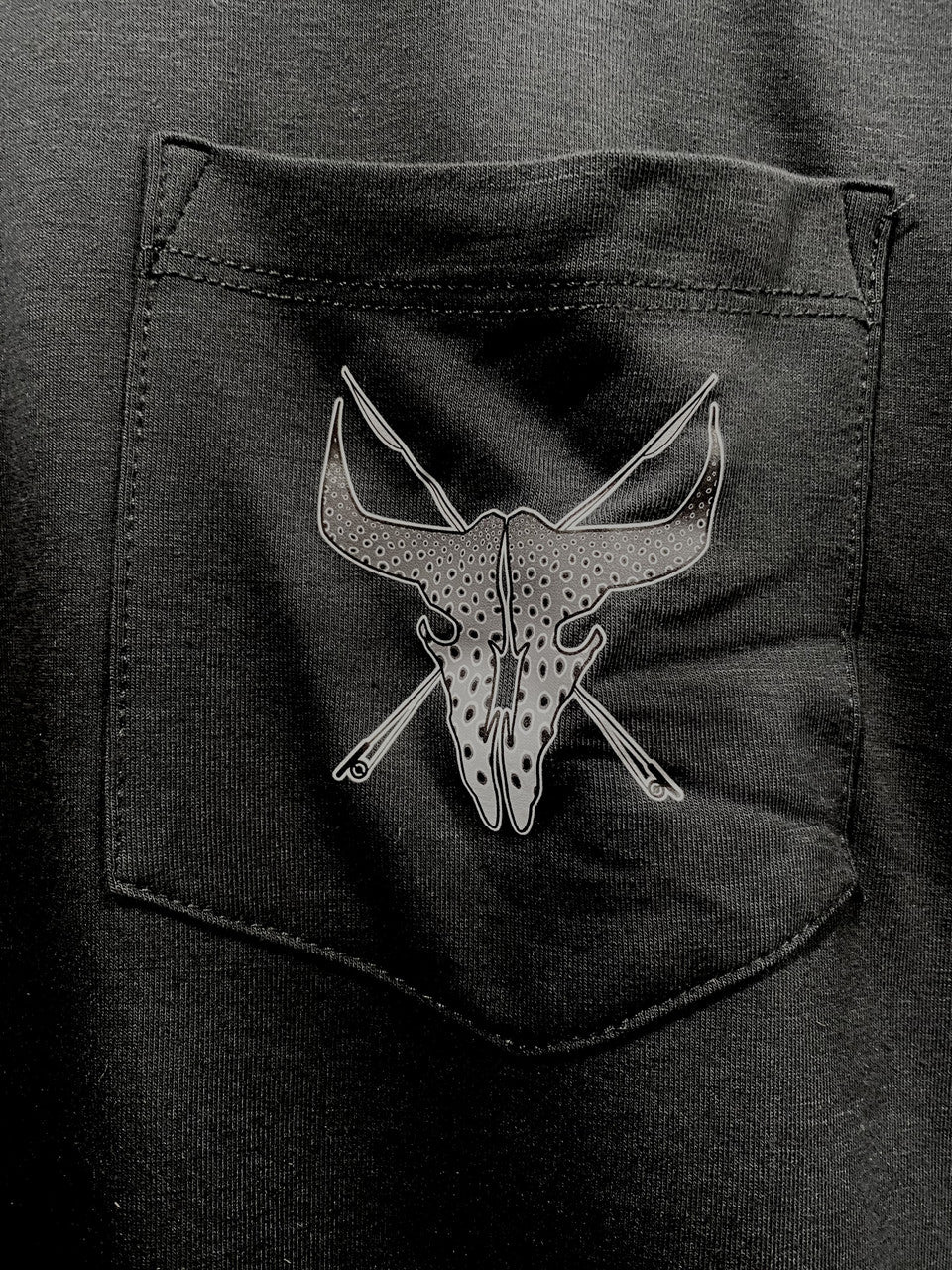 Wyoming Fly Fishing Free Fly Men's Bamboo Flex Long Sleeve Pocket Tee Logo