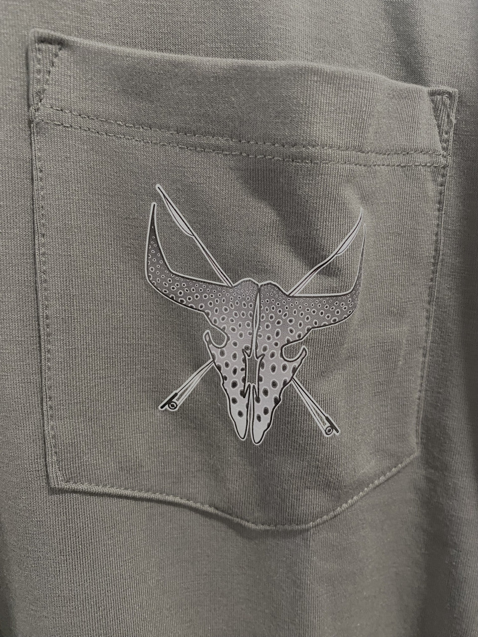 Wyoming Fly Fishing Free Fly Men's Bamboo Flex Long Sleeve Pocket Tee Logo