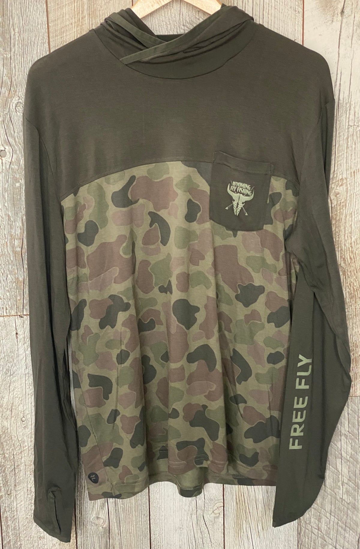 Free Fly Men's Bamboo Hybrid Hoody Dark Forest Logo
