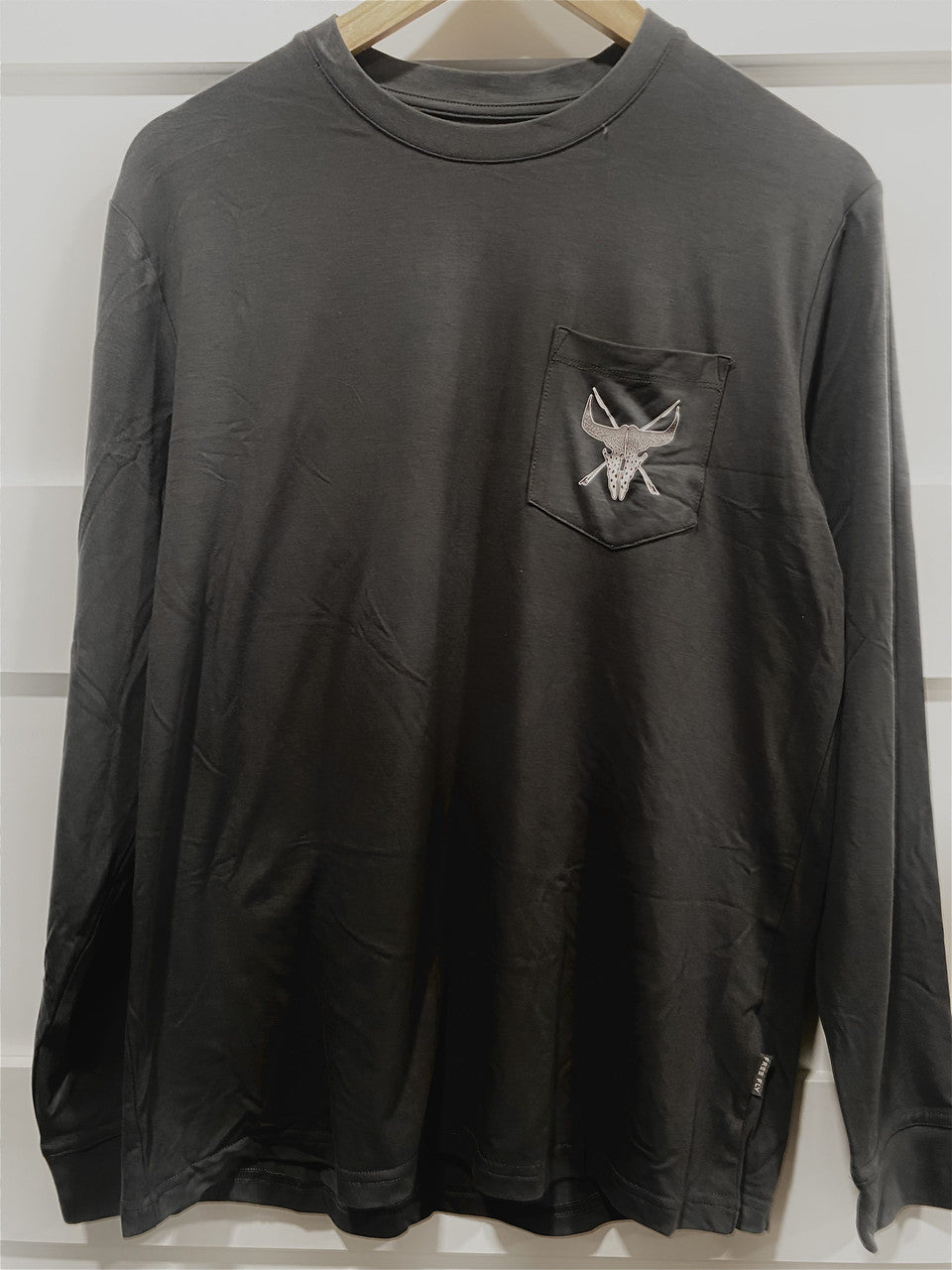 Wyoming Fly Fishing Free Fly Men's Bamboo Flex Long Sleeve Pocket Tee