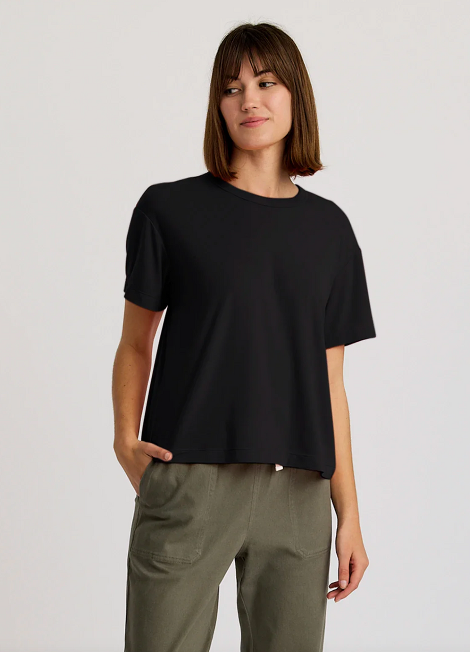 Free Fly Women's Lightweight Elevate Tee Black