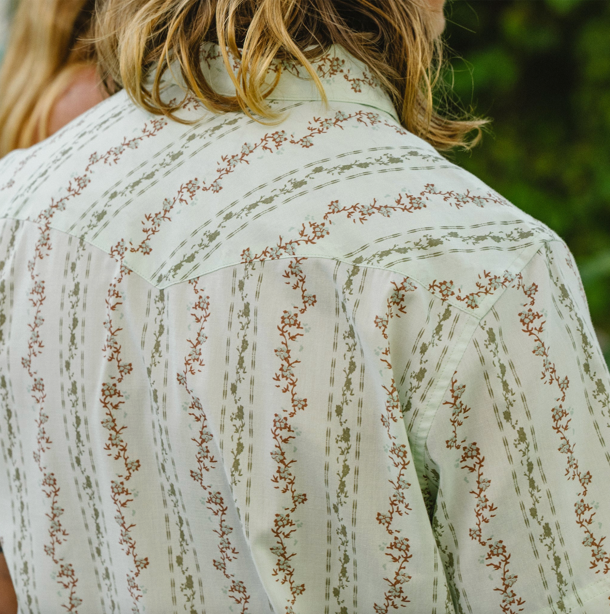 Howler Brothers H Bar B Snapshirt Hibiscus Ribbons Mint Back